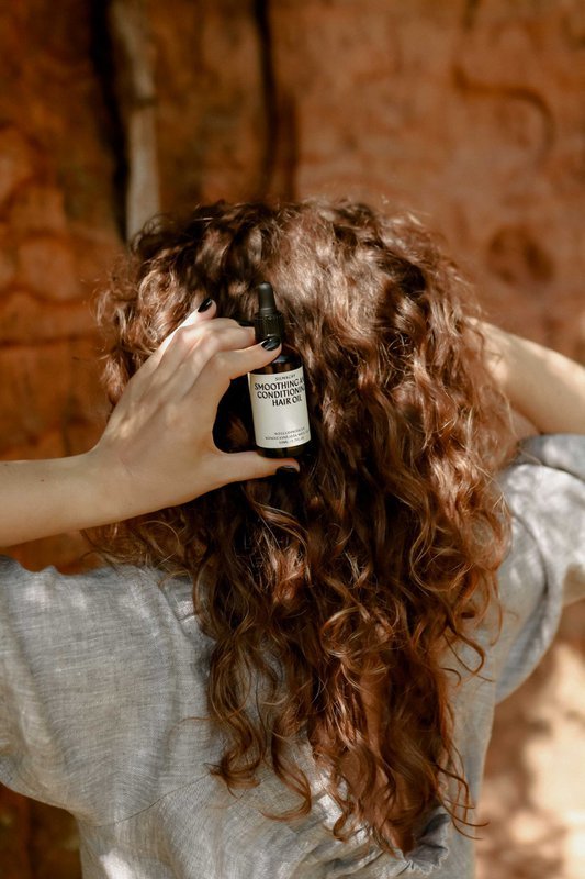 Smoothing & Conditioning Hair Oil | For Dry, Frizzy & Damaged Hair - Image 4